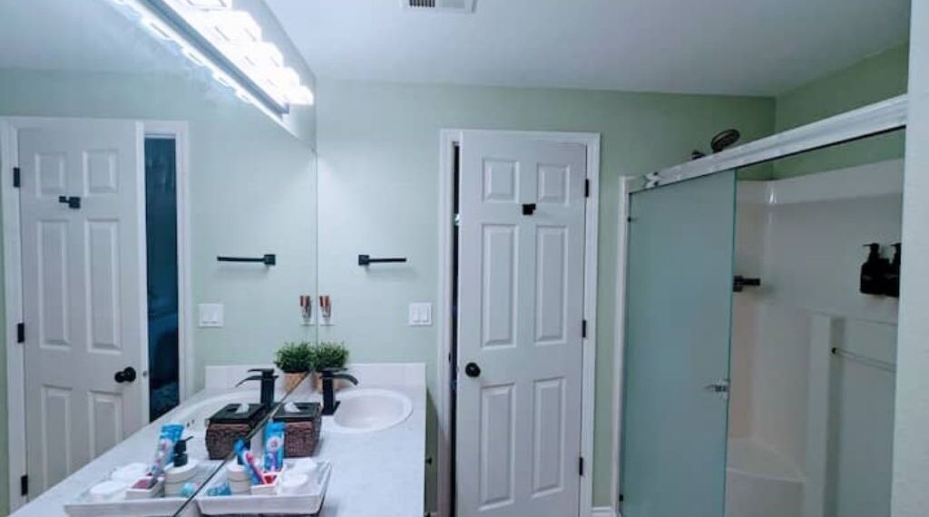 Photo of Bathroom in Hillsboro