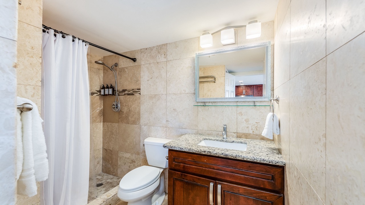 Photo of Bathroom in Waikiki