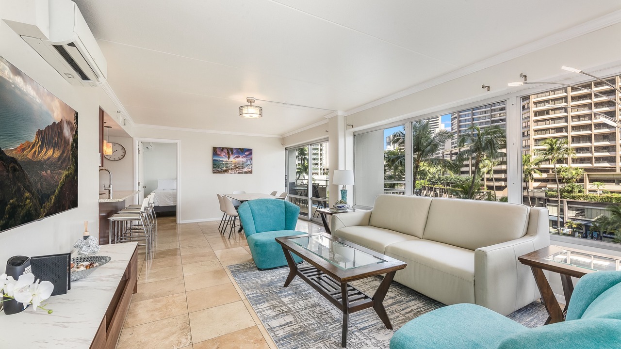 Photo of Livingroom in Waikiki