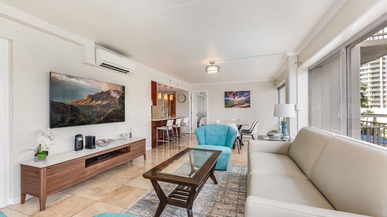 Photo of Livingroom in Waikiki