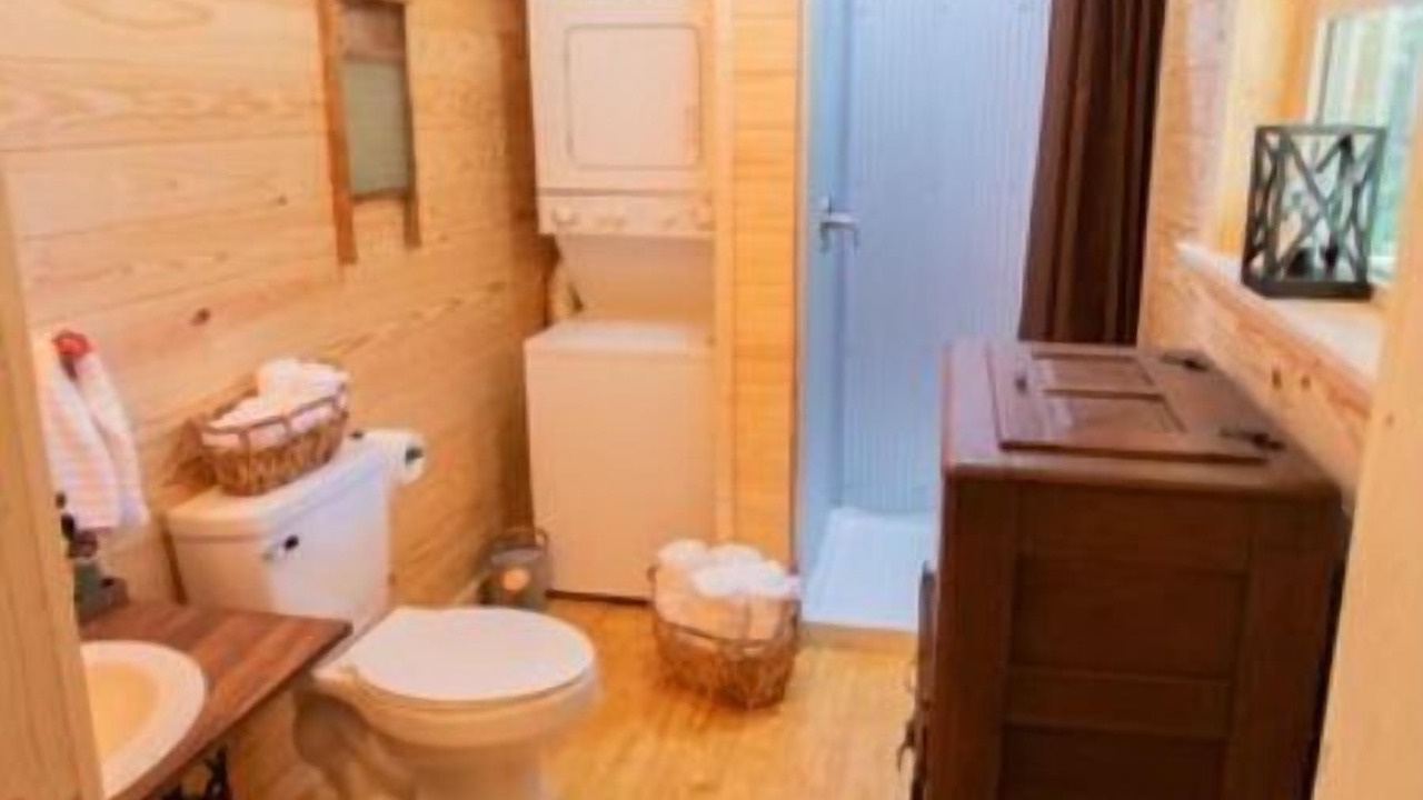Photo of Bathroom in Linden