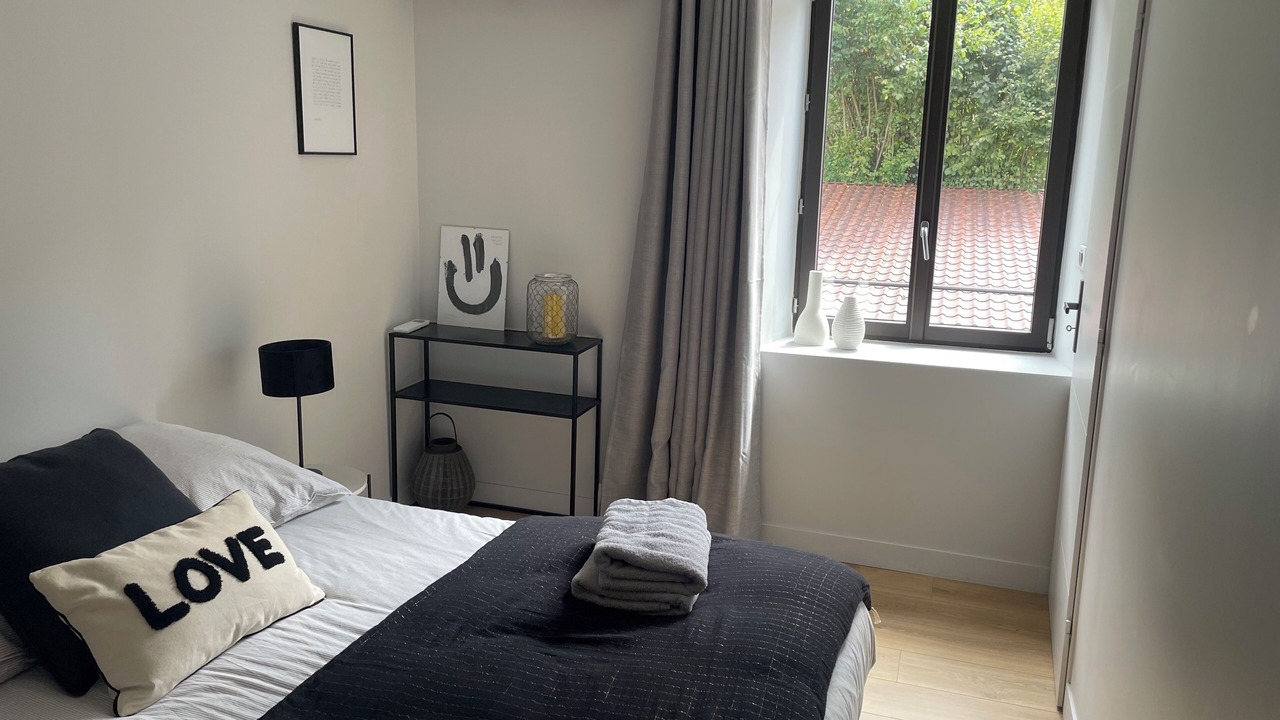 Photo of Bedroom in L'Isle-d'Abeau