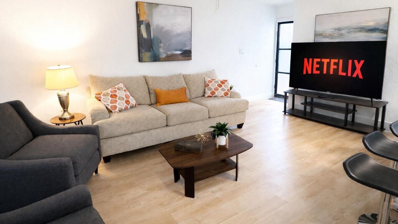 Photo of Livingroom in East Oak Hill