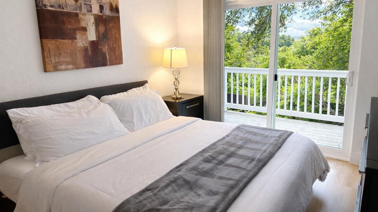 Photo of Bedroom in East Oak Hill