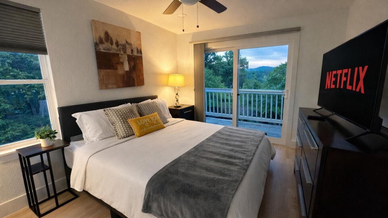 Photo of Bedroom in East Oak Hill