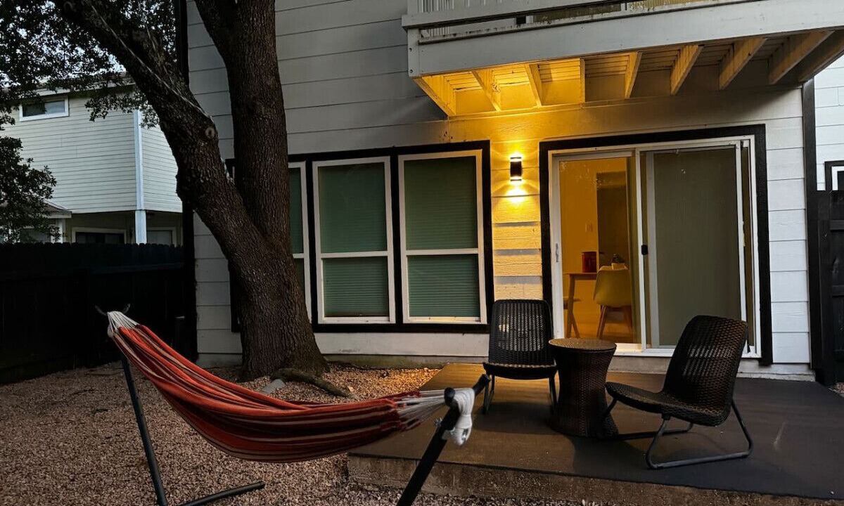 Photo of Patio Balcony in East Oak Hill