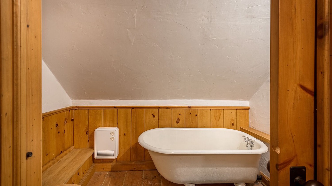 Photo of Bathroom in Mandeville