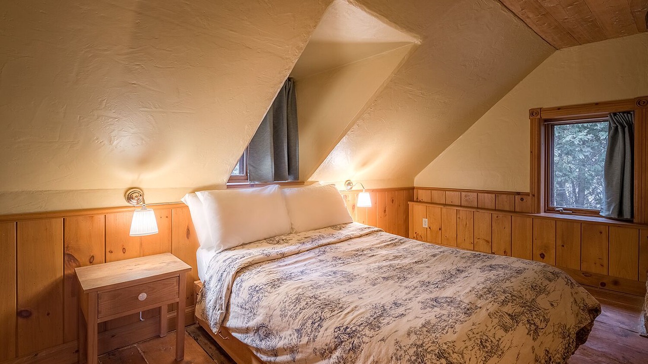 Photo of Bedroom in Mandeville