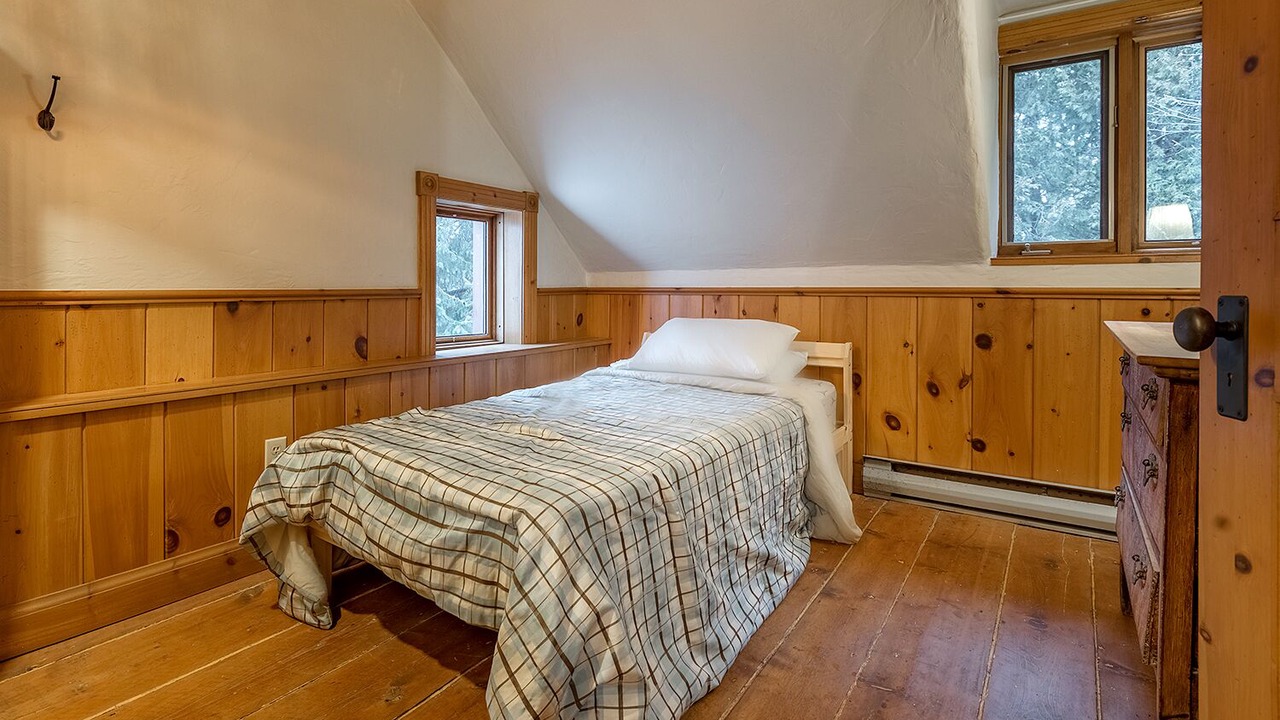 Photo of Bedroom in Mandeville
