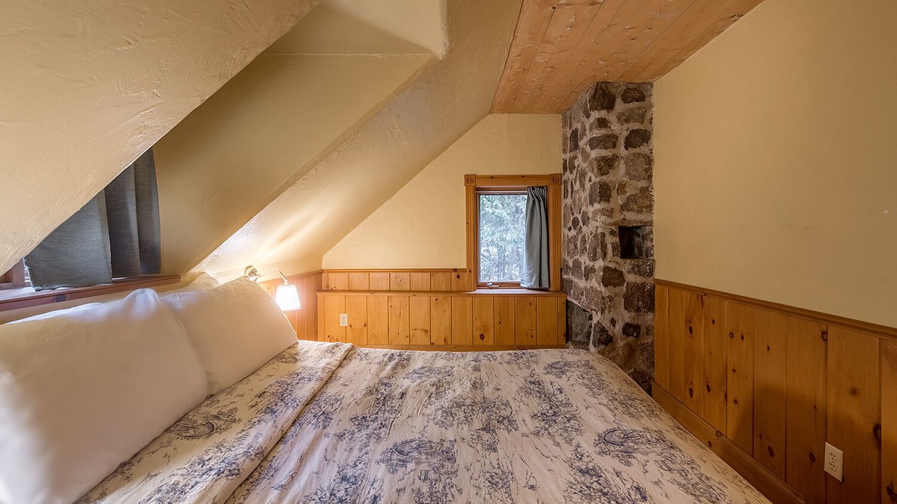 Photo of Bedroom in Mandeville