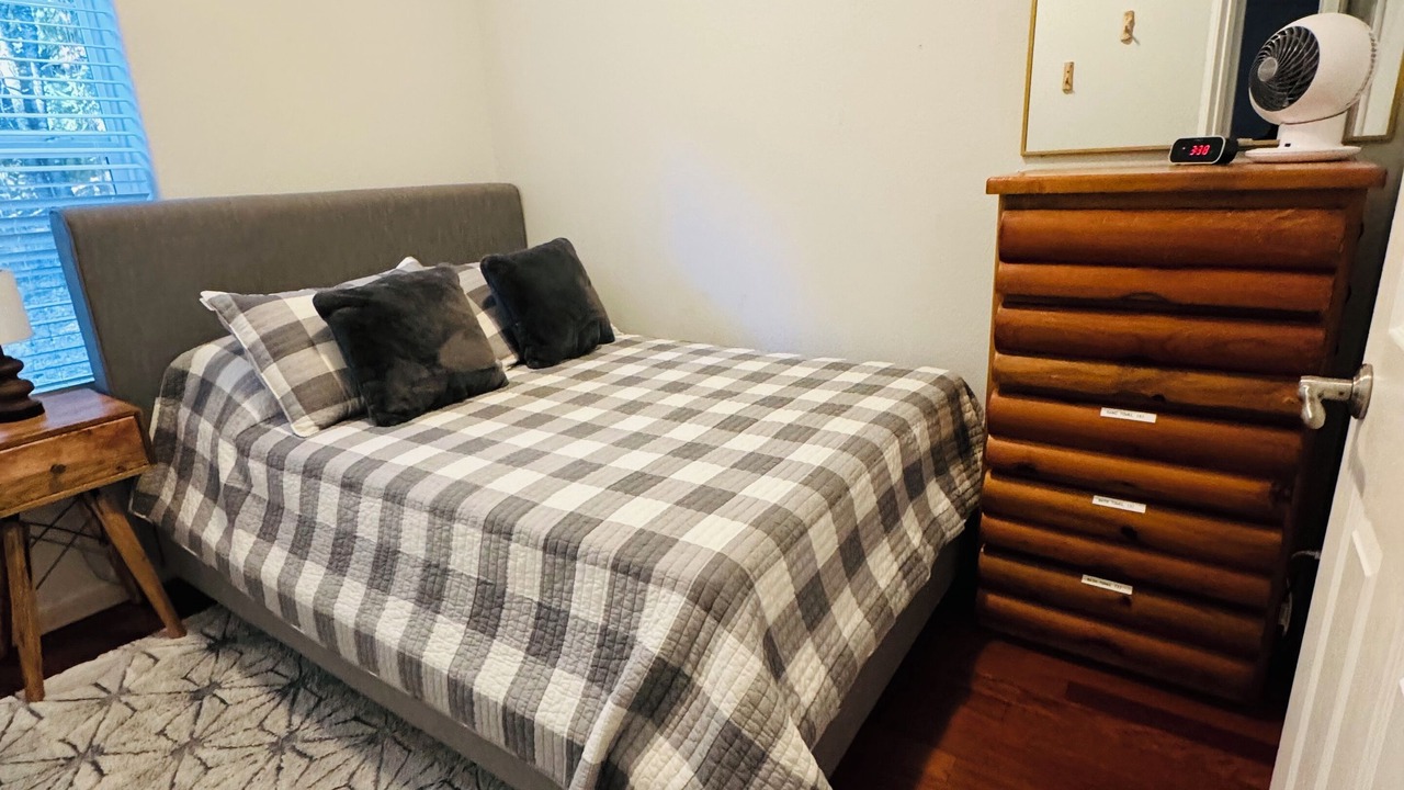 Photo of Bedroom in Glencoe