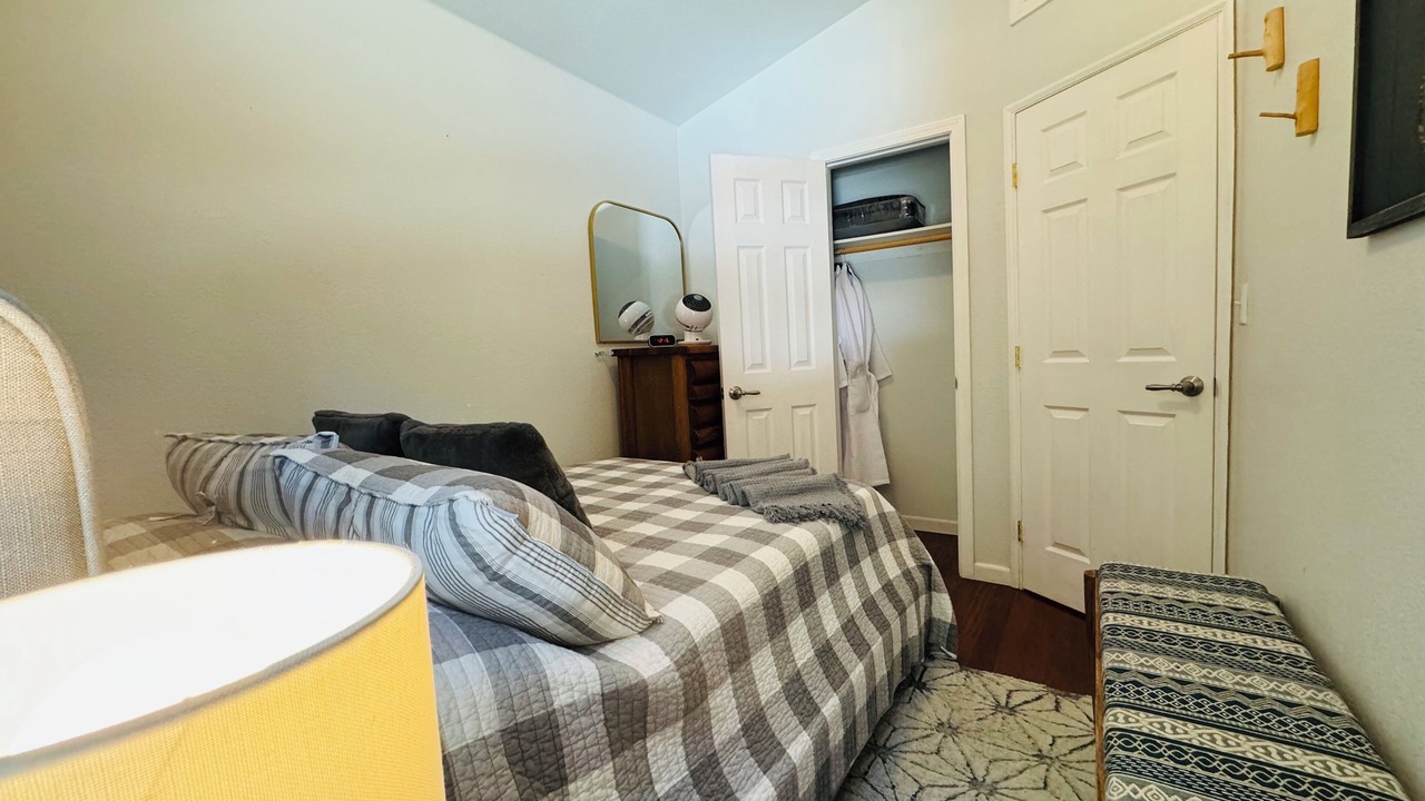 Photo of Bedroom in Glencoe