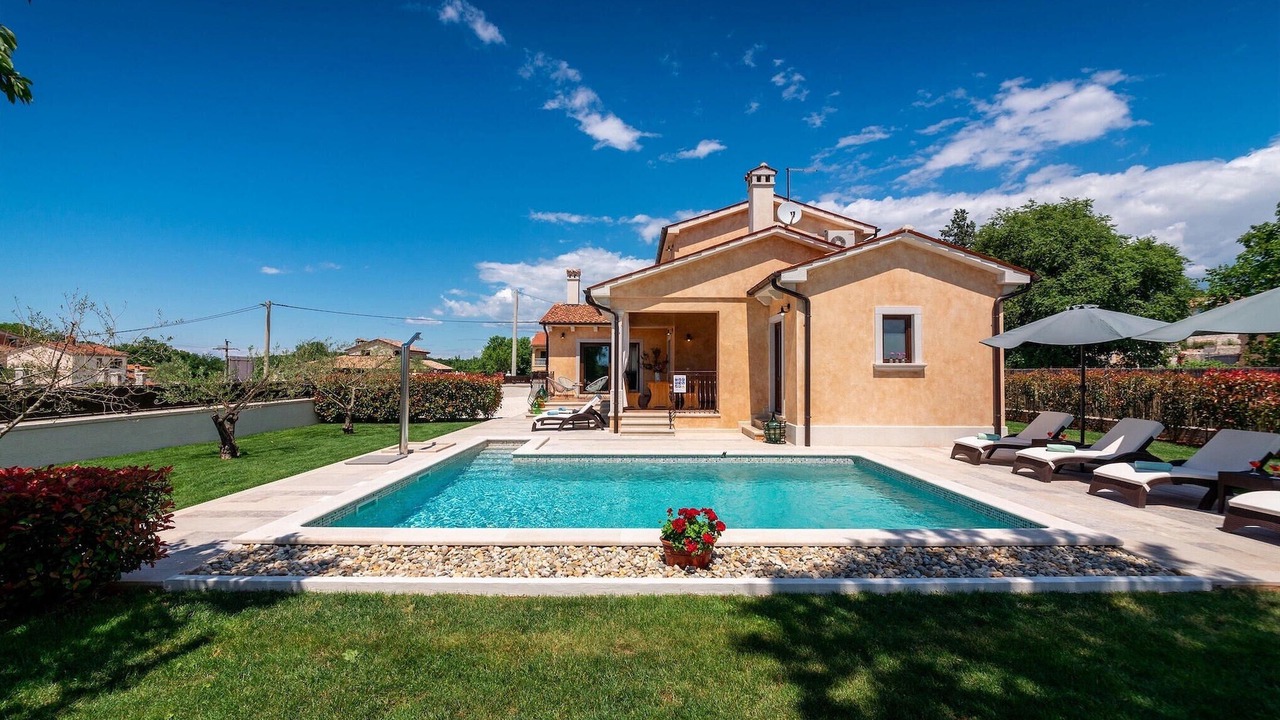 Photo of Outdoor in Flengi