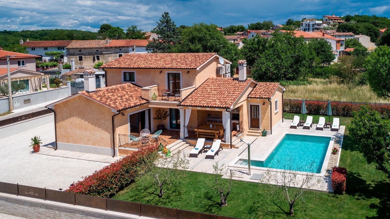 Photo of Outdoor in Flengi