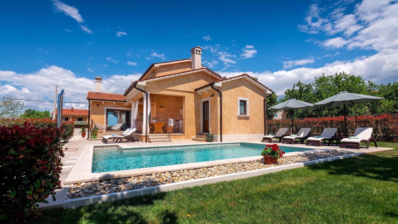 Photo of Outdoor in Flengi