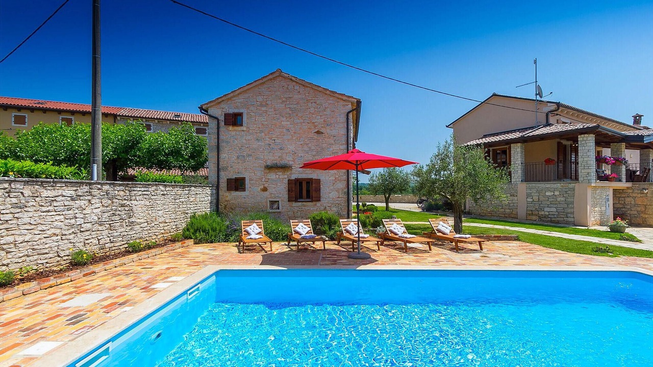 Photo of Outdoor in Krmed