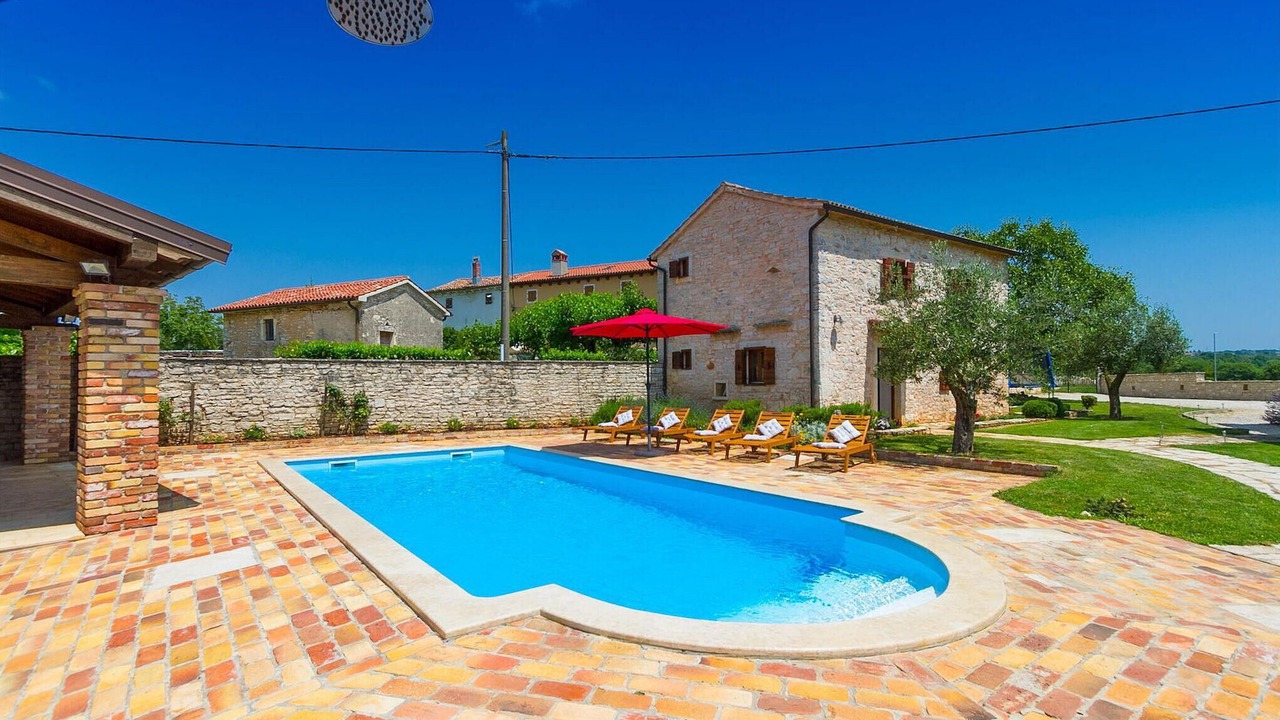 Photo of Outdoor in Krmed