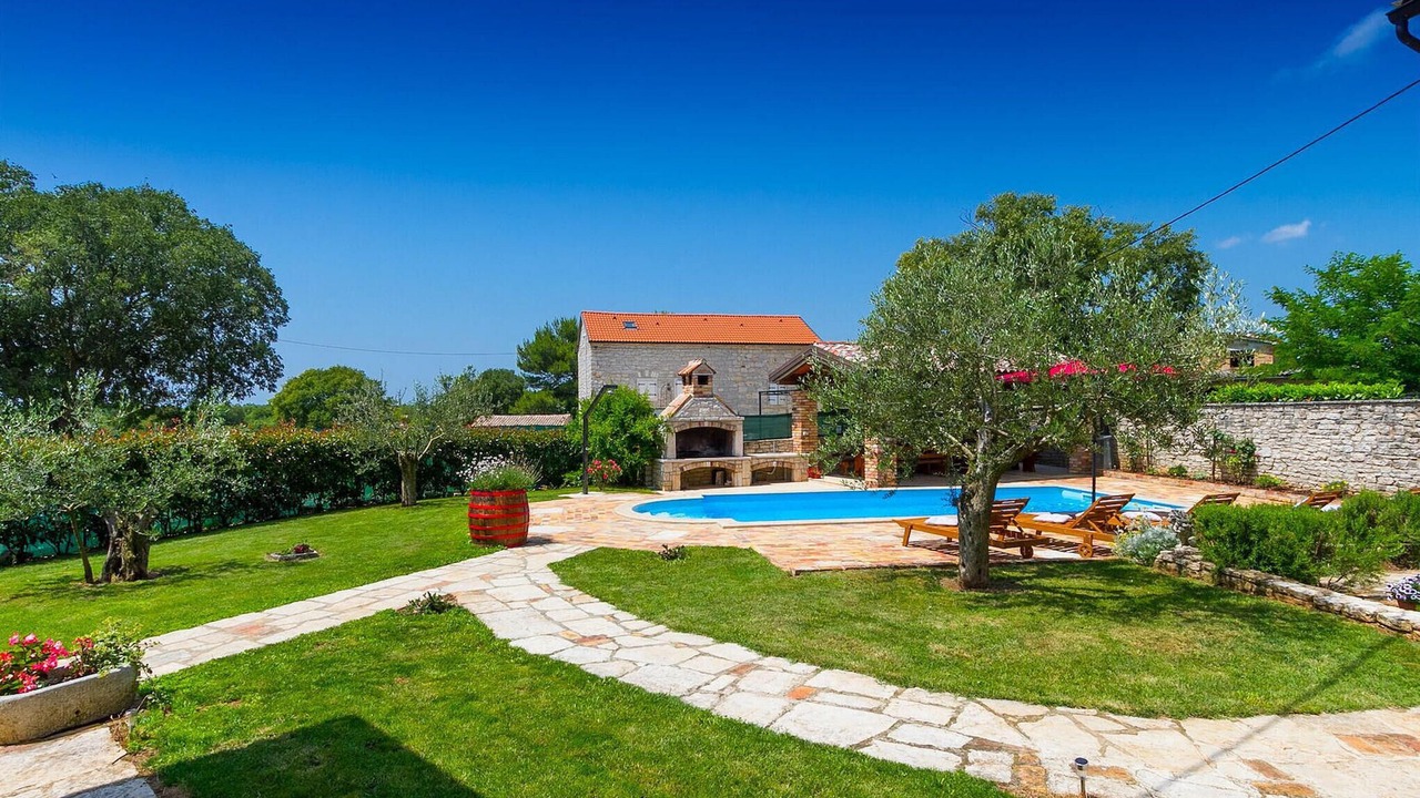 Photo of Outdoor in Krmed