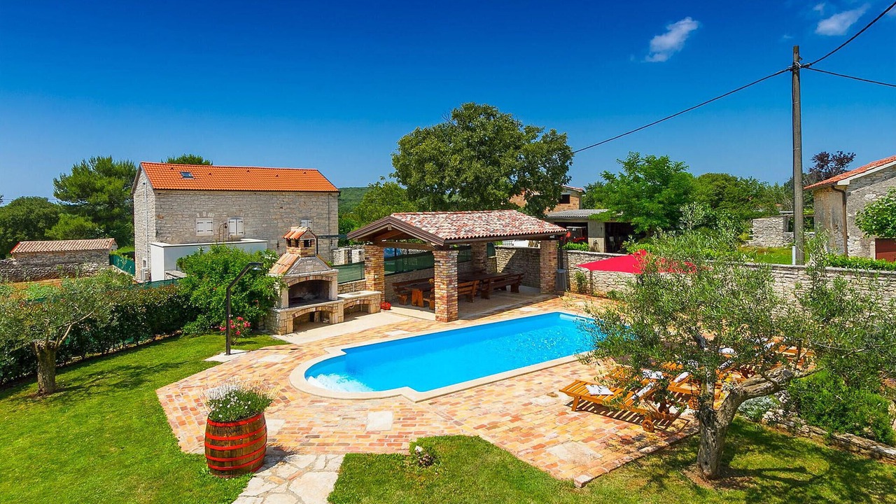Photo of Outdoor in Krmed