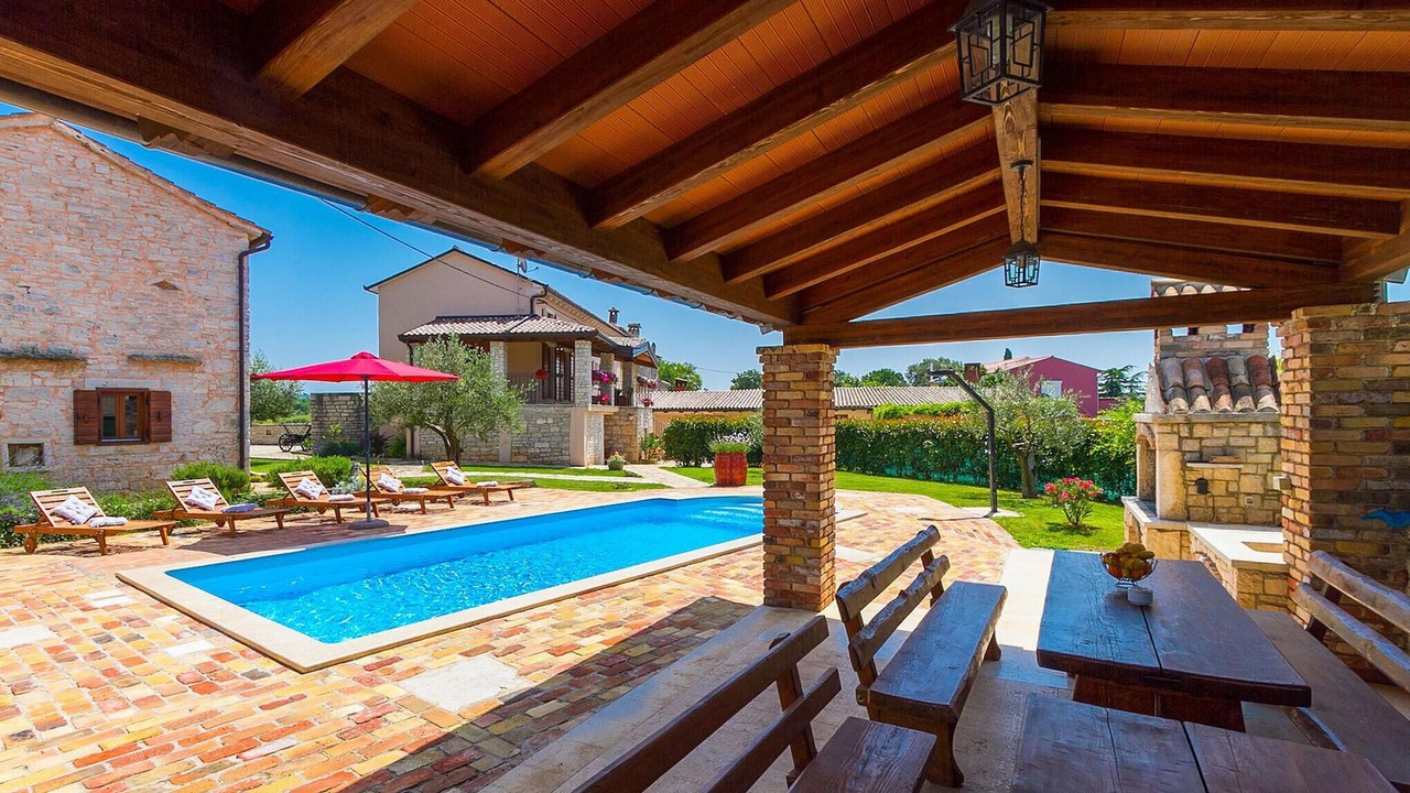 Photo of Outdoor in Krmed