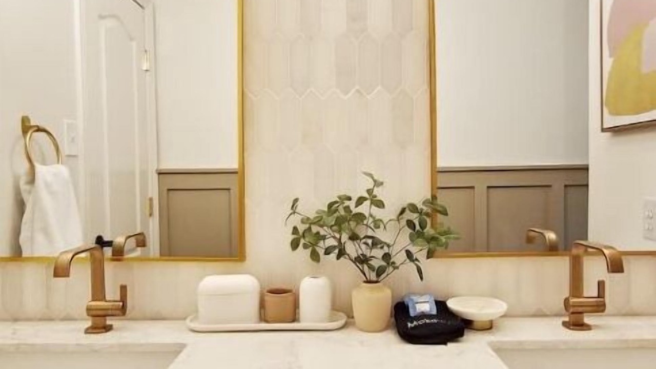 Photo of Bathroom in Clodine