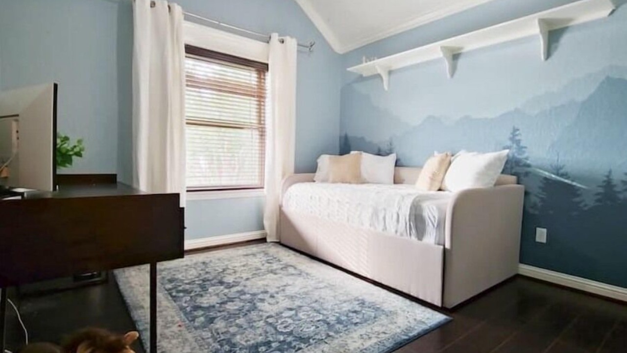 Photo of Bedroom in Clodine