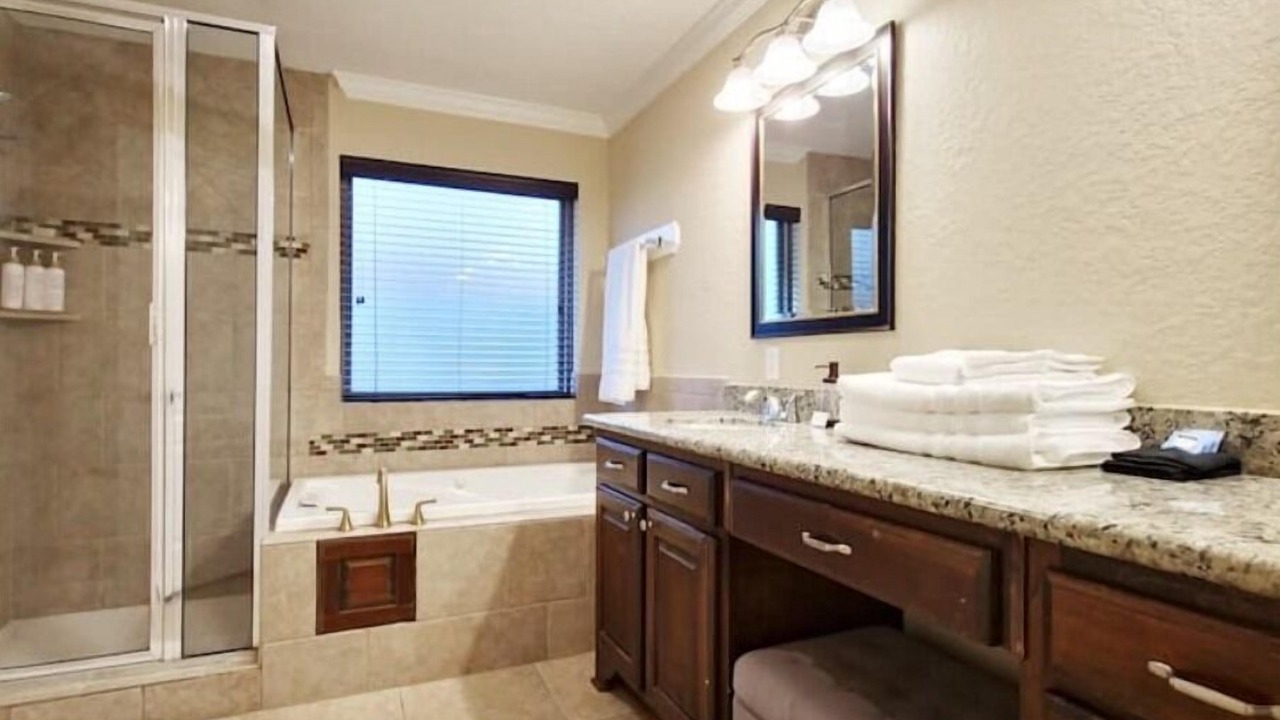Photo of Bathroom in Clodine