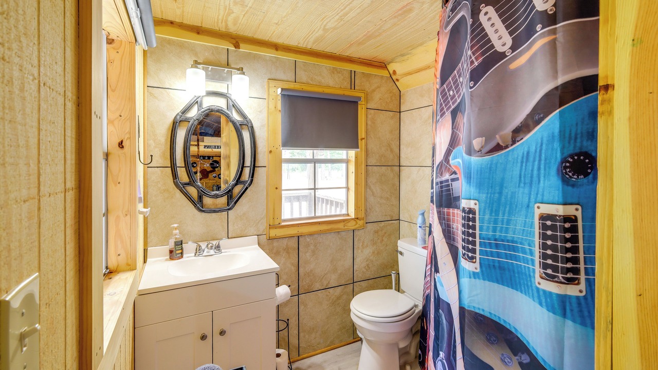 Photo of Bathroom in Higden