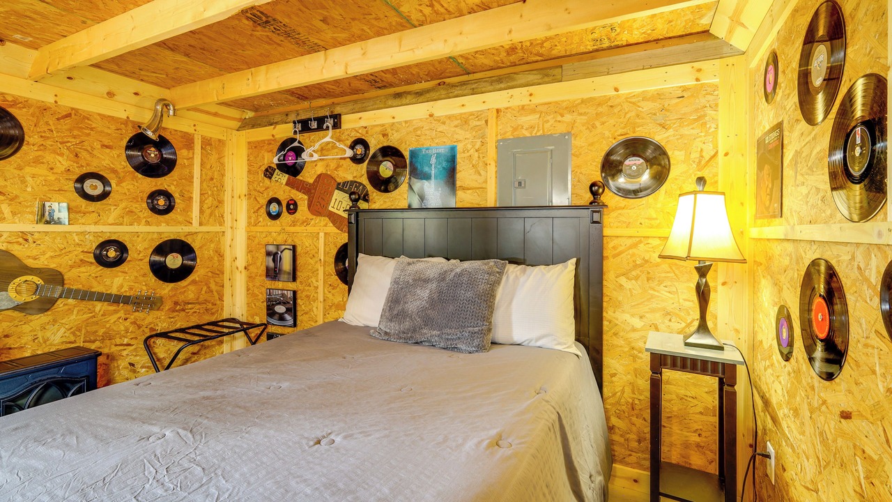 Photo of Bedroom in Higden
