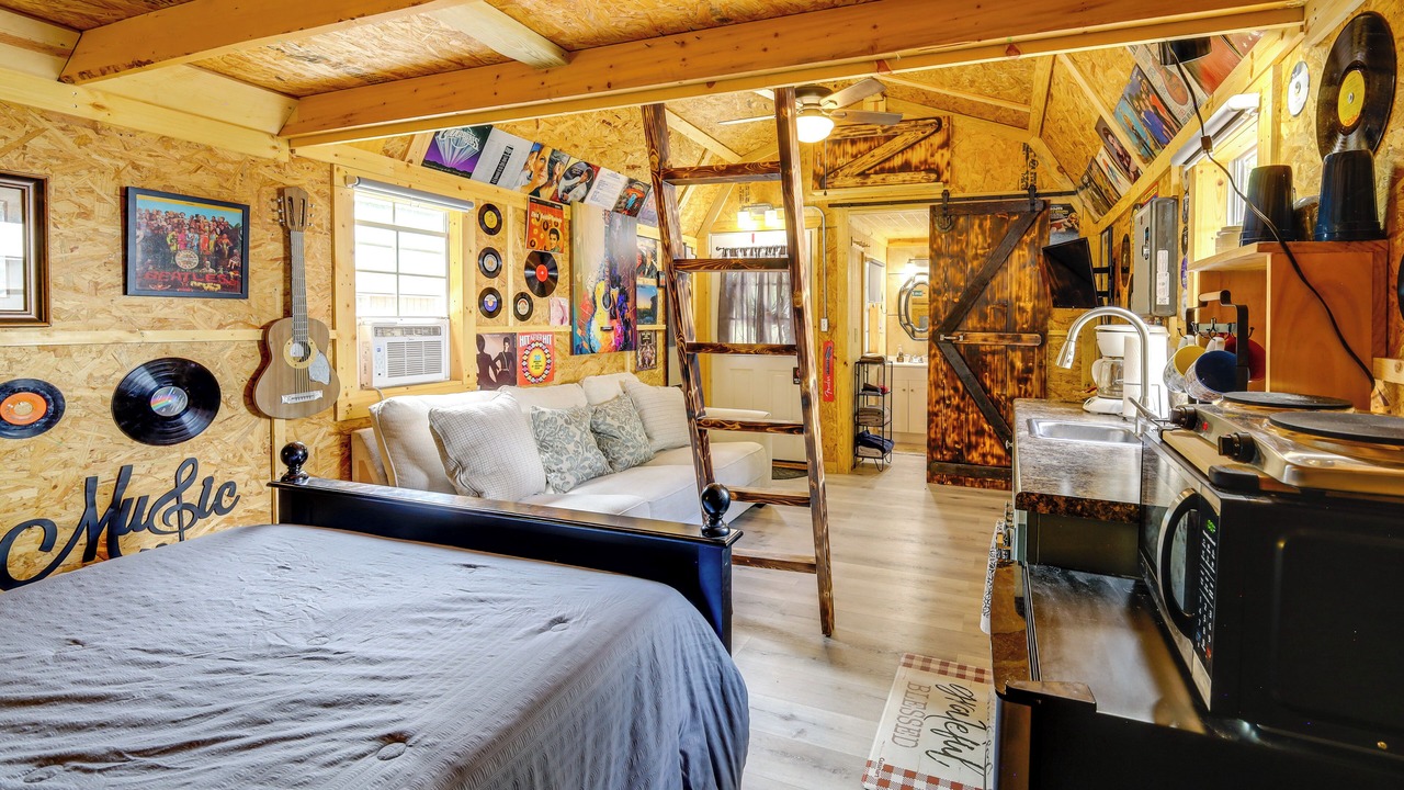 Photo of Bedroom in Higden