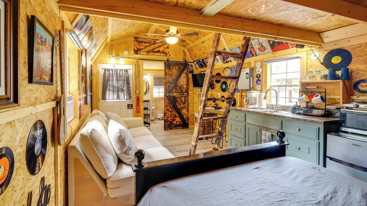 Photo of Bedroom in Higden