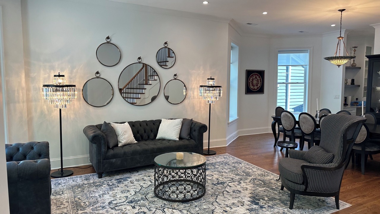 Photo of Livingroom in North Center