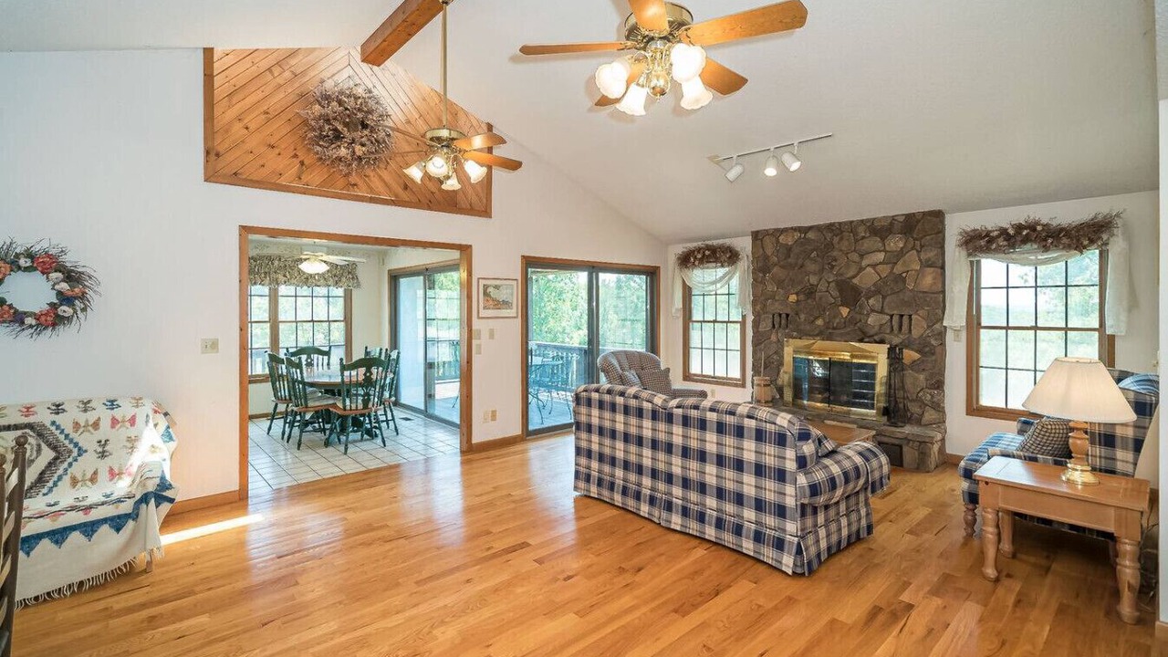 Photo of Livingroom in Bonne Terre