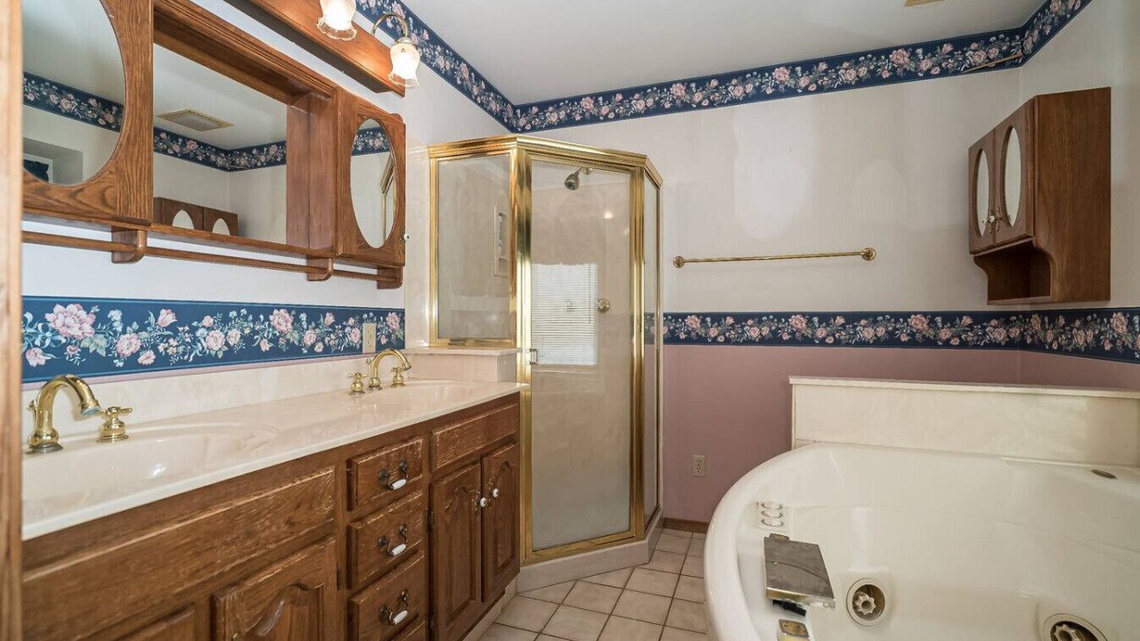 Photo of Bathroom in Bonne Terre