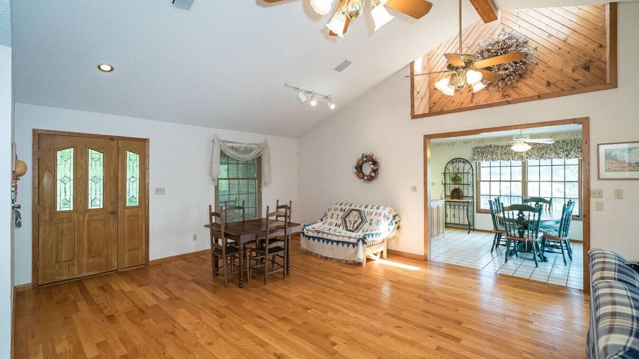 Photo of Livingroom in Bonne Terre