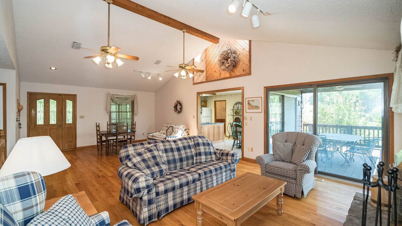Photo of Livingroom in Bonne Terre