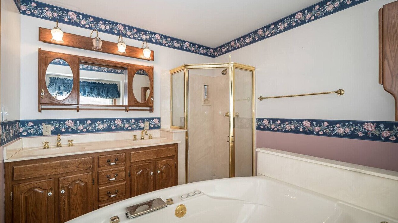 Photo of Bathroom in Bonne Terre