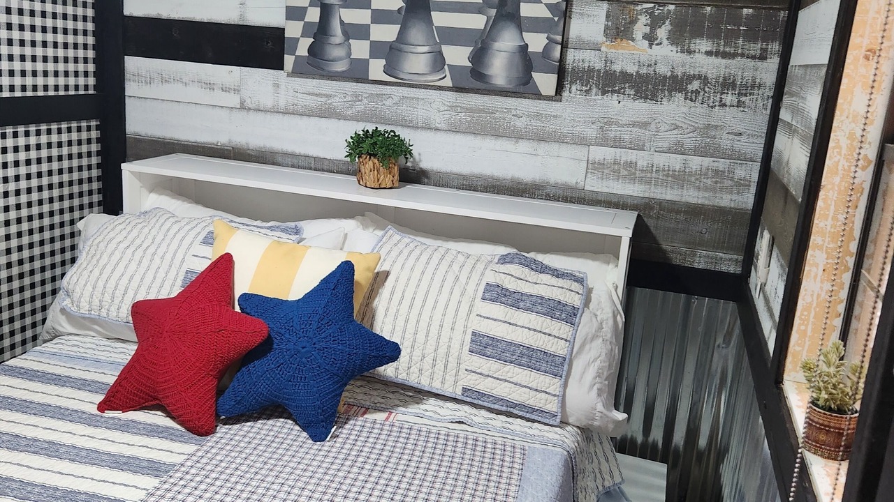 Photo of Bedroom in Andersonville