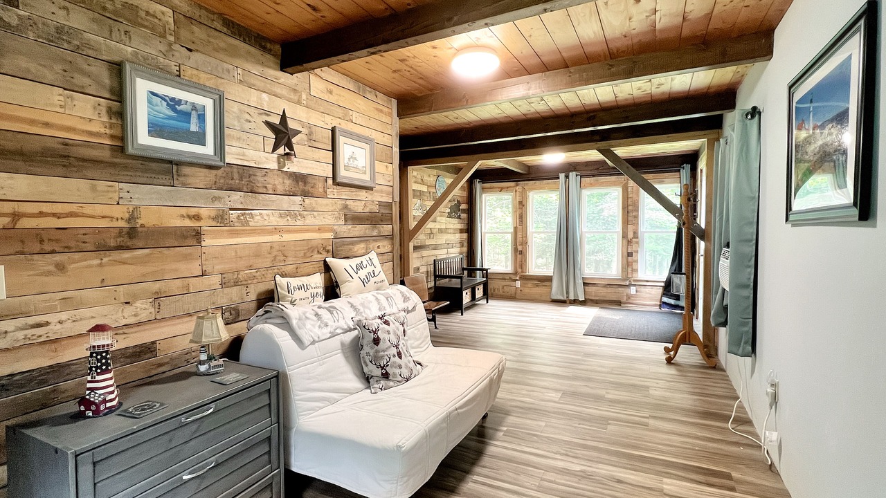 Photo of Livingroom in Monson