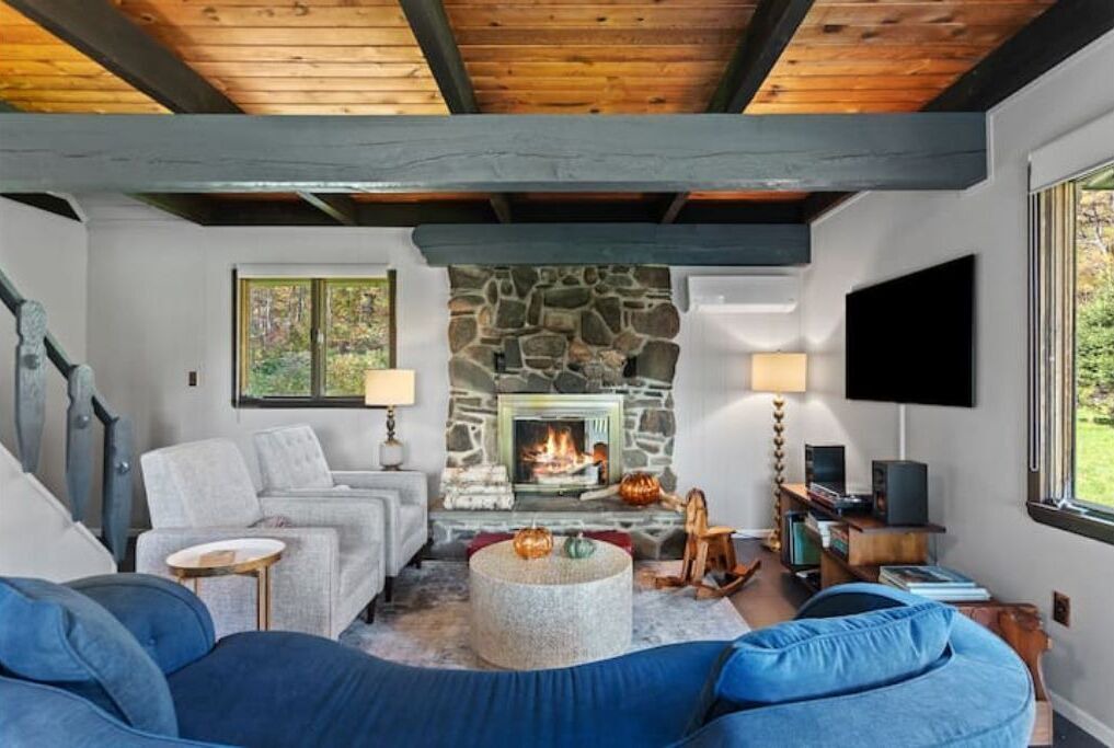 Photo of Livingroom in Gilboa