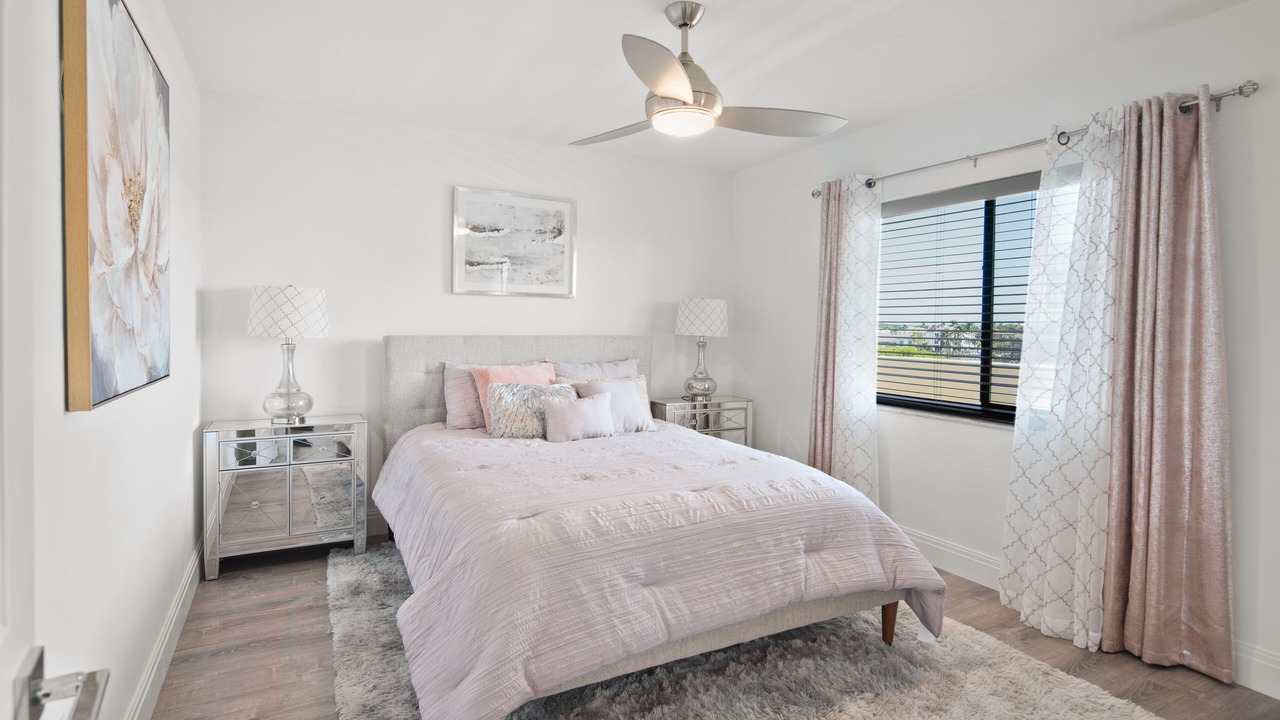 Photo of Bedroom in Vanderbilt Beach