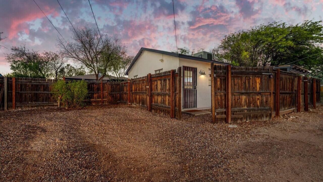 Photo of Outdoor in Blenman-Elm