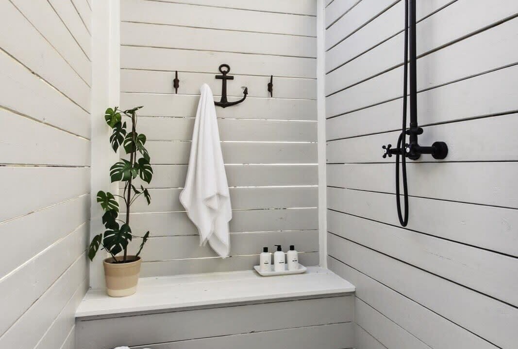 Photo of Bathroom in Thunderbolt