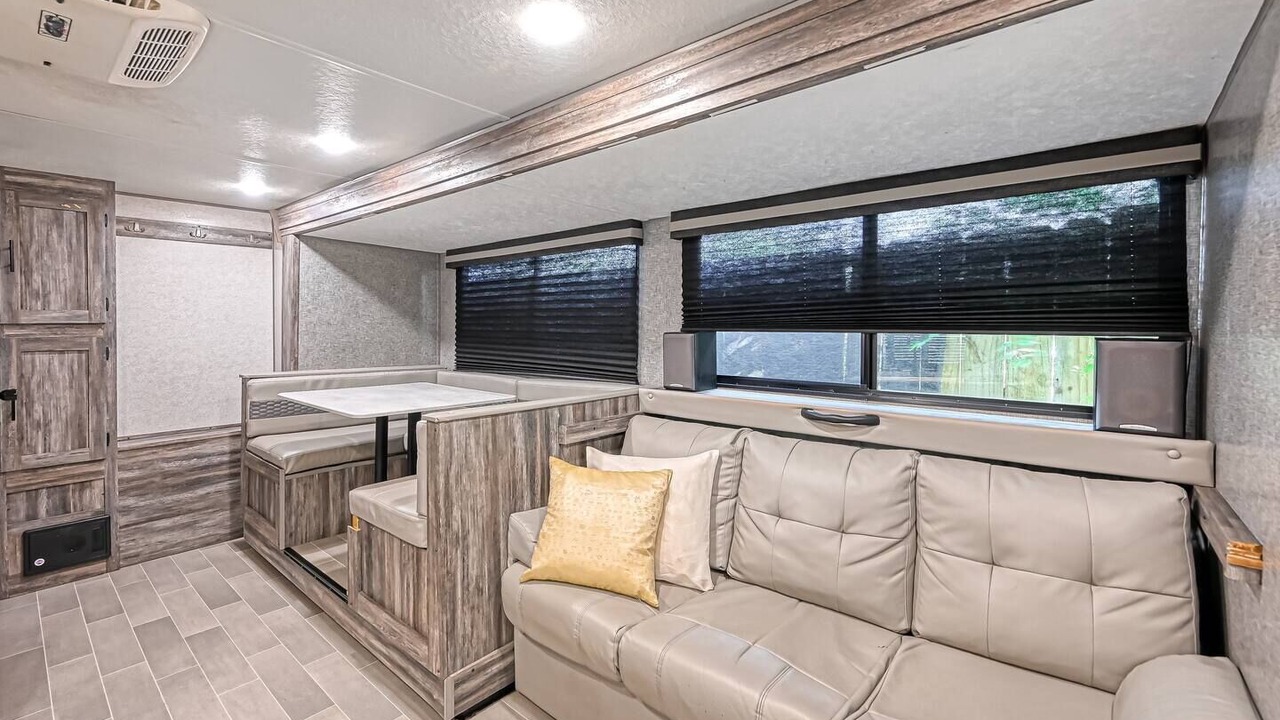 Photo of Livingroom in Washington Ave./ Memorial Park