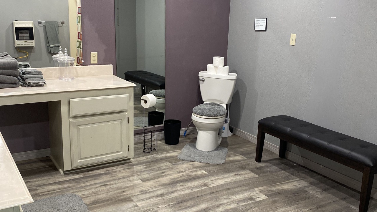 Photo of Bathroom in Daisy