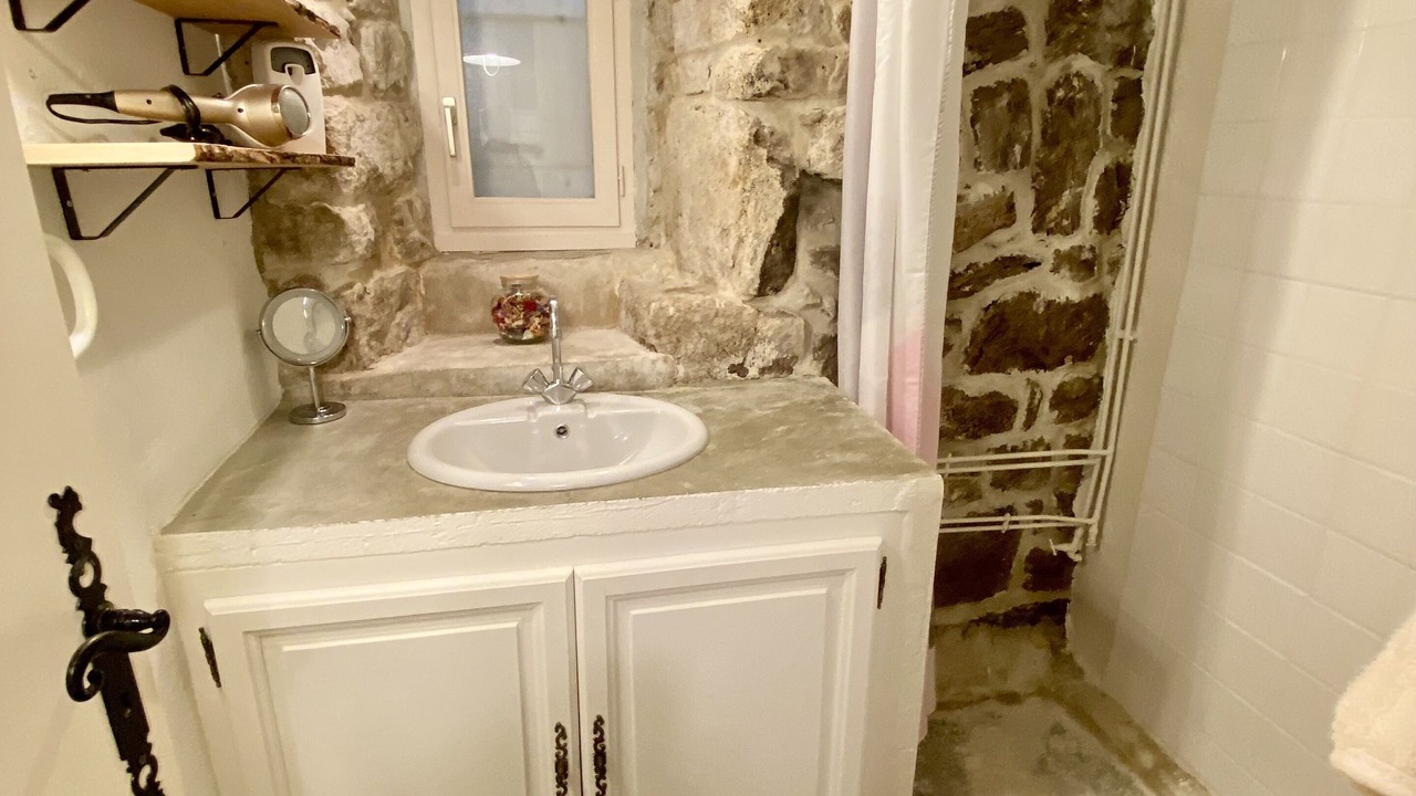 Photo of Bathroom in Mazan-l'Abbaye