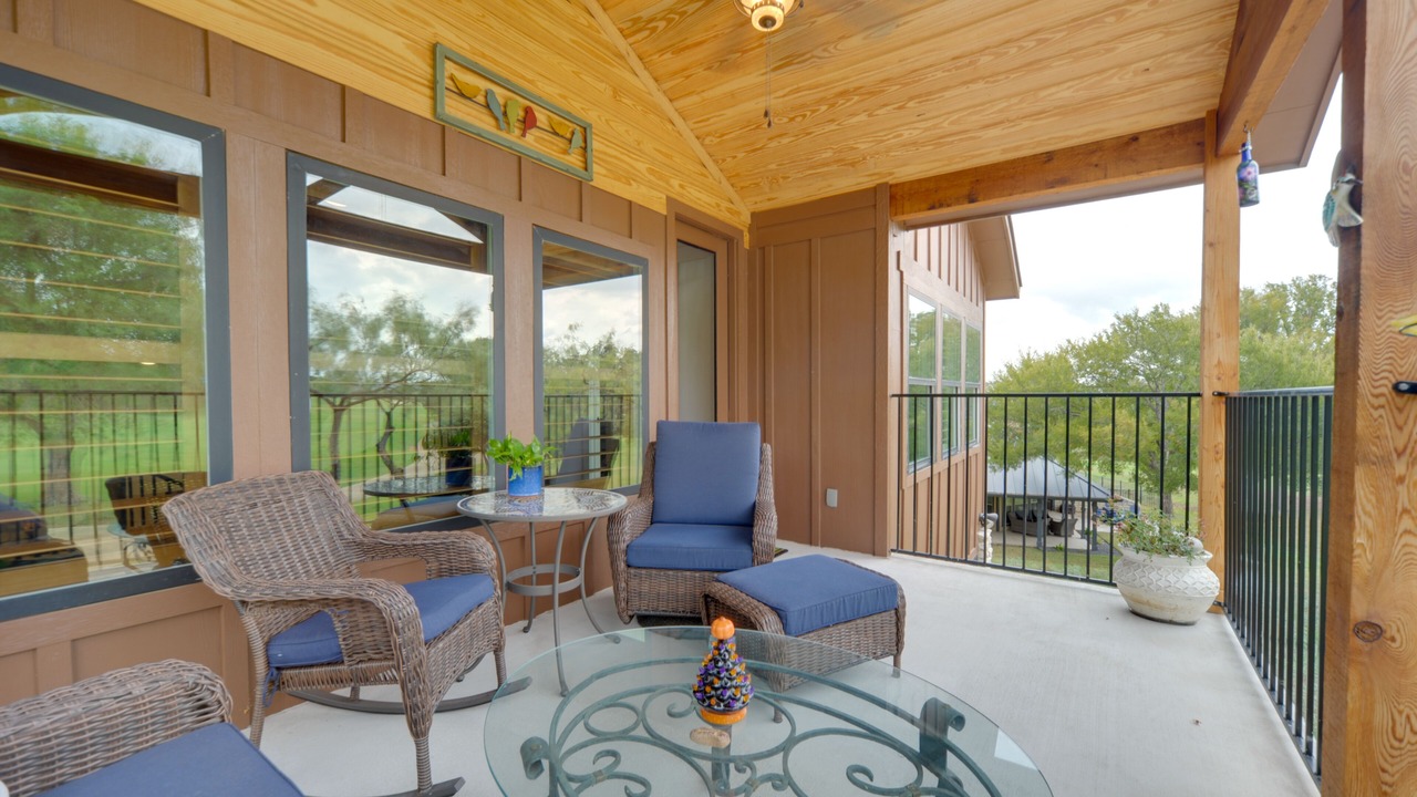Photo of Patio Balcony in Horseshoe Bay West