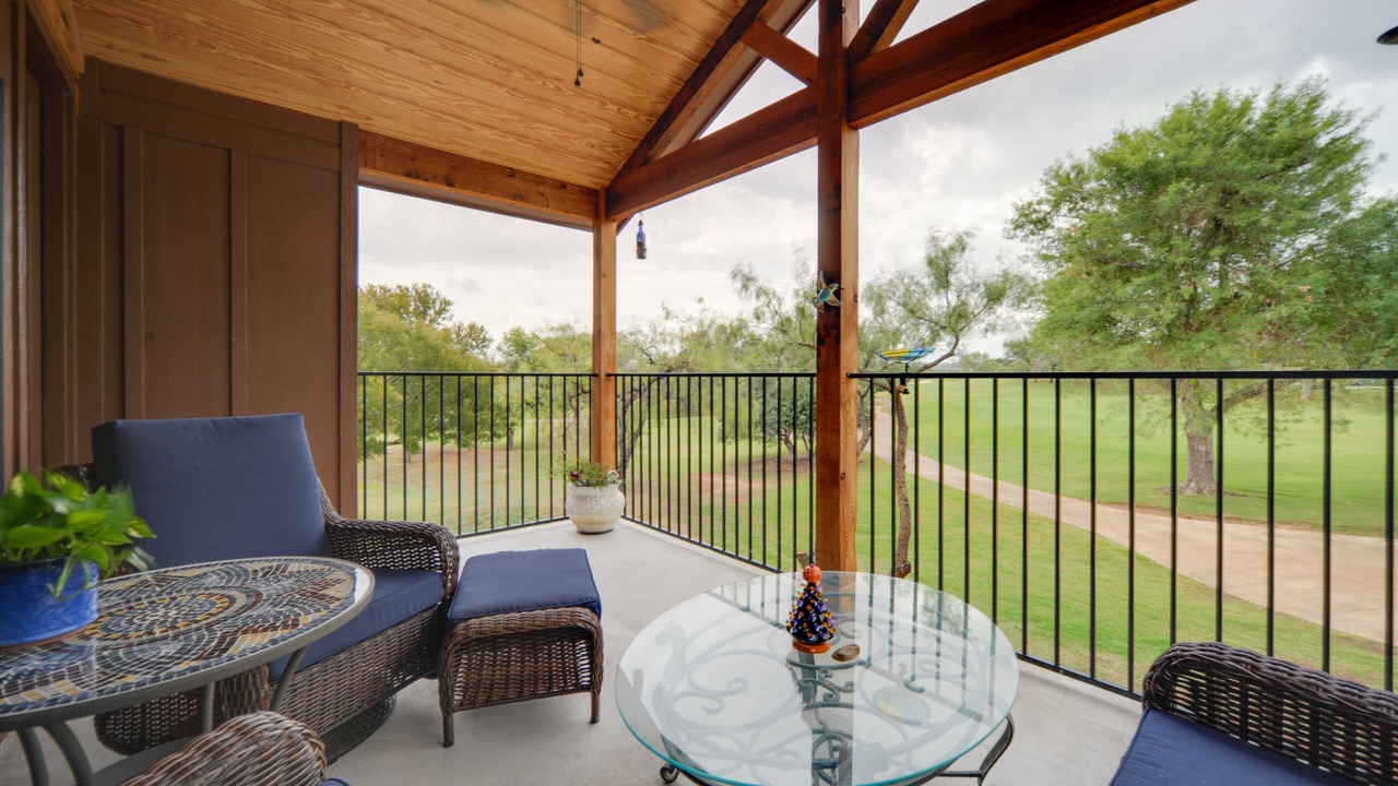 Photo of Patio Balcony in Horseshoe Bay West