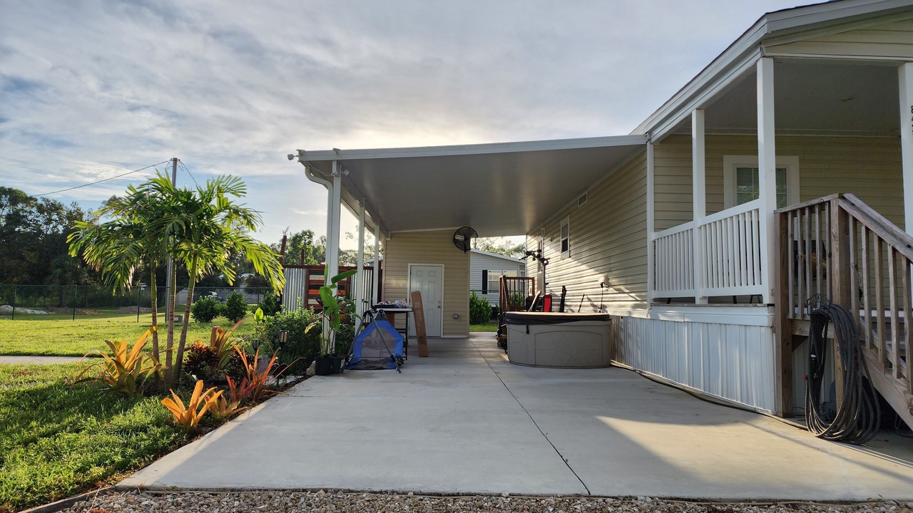 Photo of Patio Balcony in Suncoast Estates