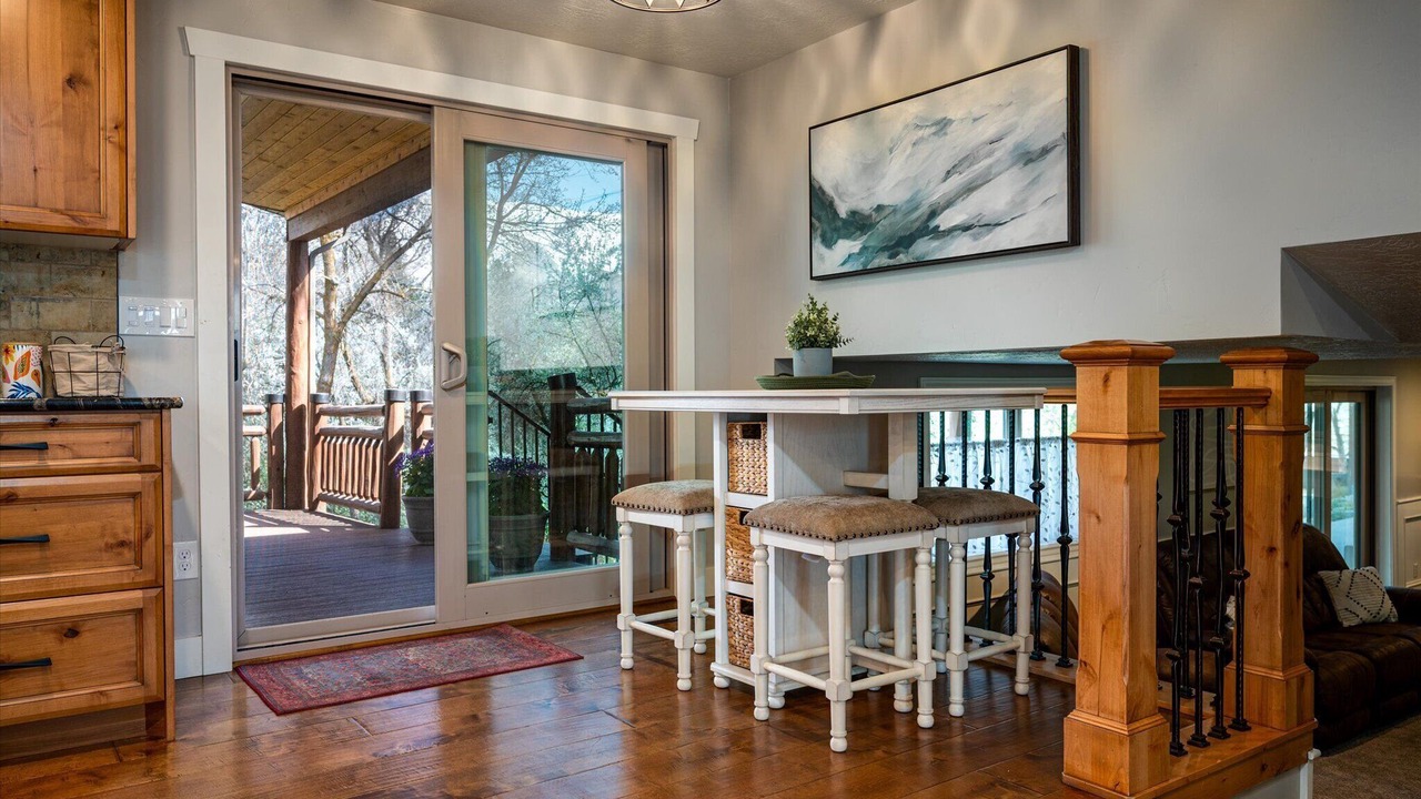 Photo of Livingroom in Woodland Estates